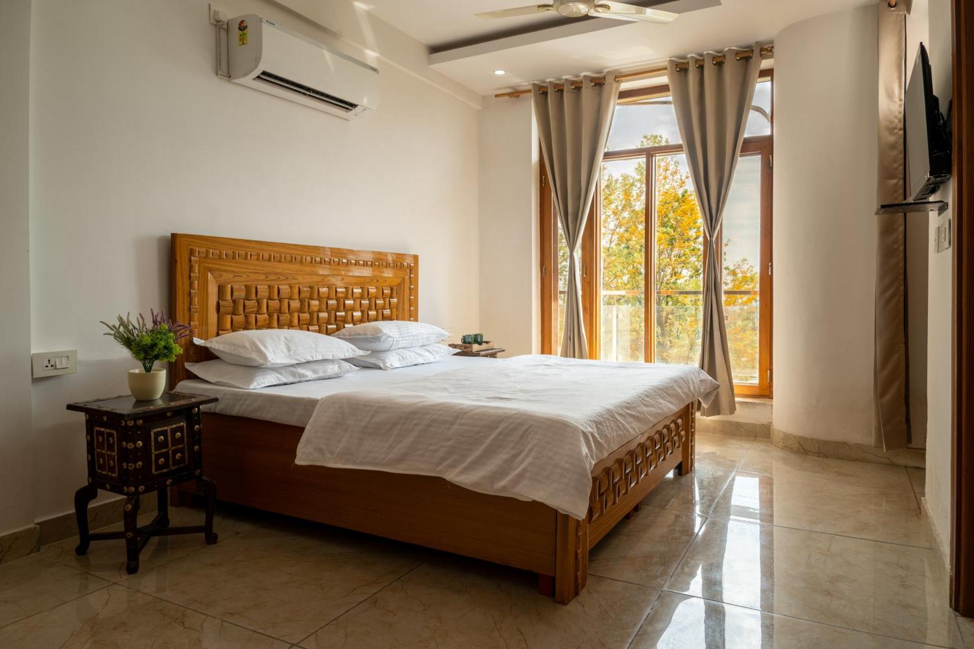 Restnation By The Staycationer Dehradun Bagian luar foto